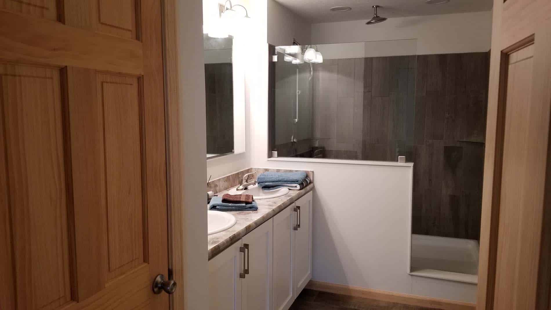 Commodore Douglas Dw Rx765 Ad1 Master Bath 1 D W Homes